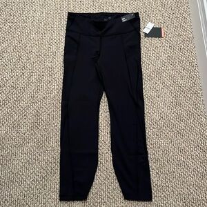 New with tags Gap Woman’s Size M Petite Sculpt Revolution Leggings